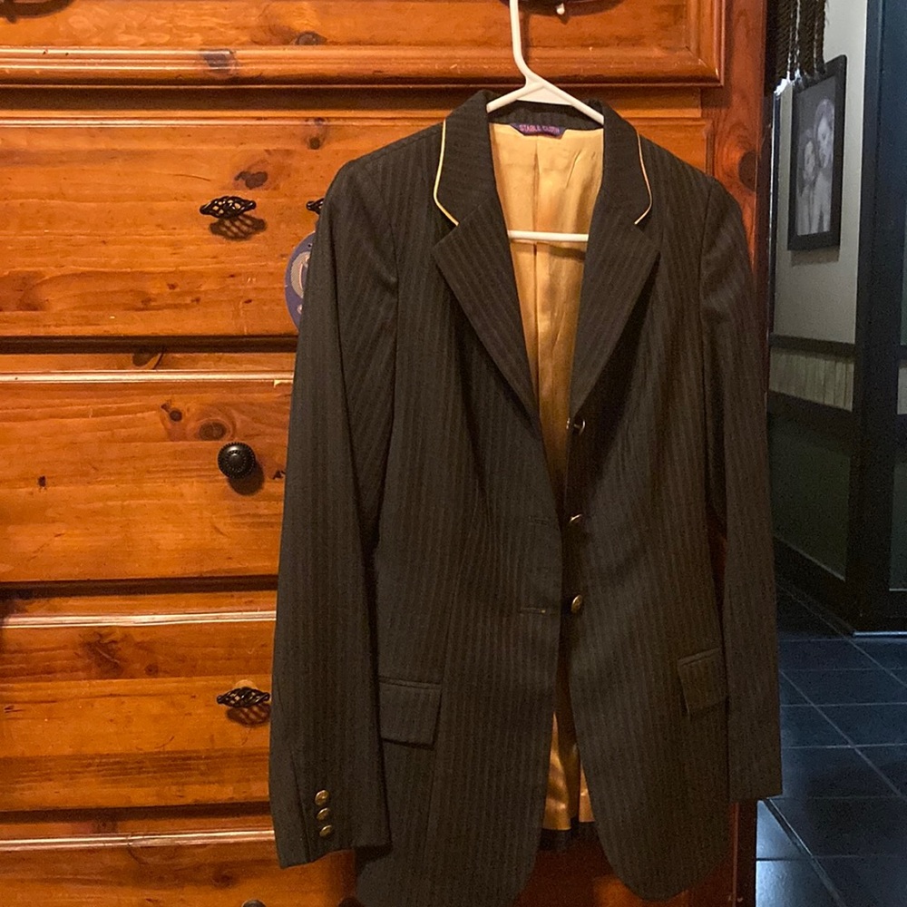 Stable cloth